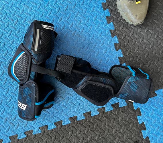 Used Large Bauer  Bauer X Elbow Pads