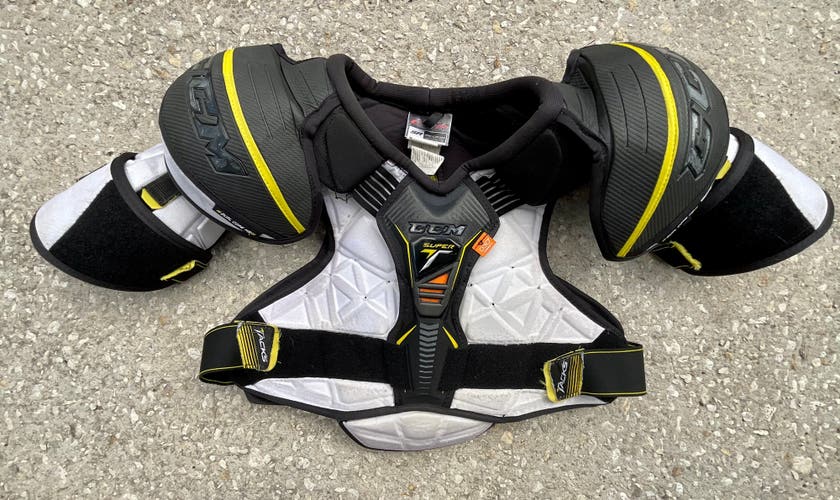 Used Medium CCM  Supertacks Shoulder Pads