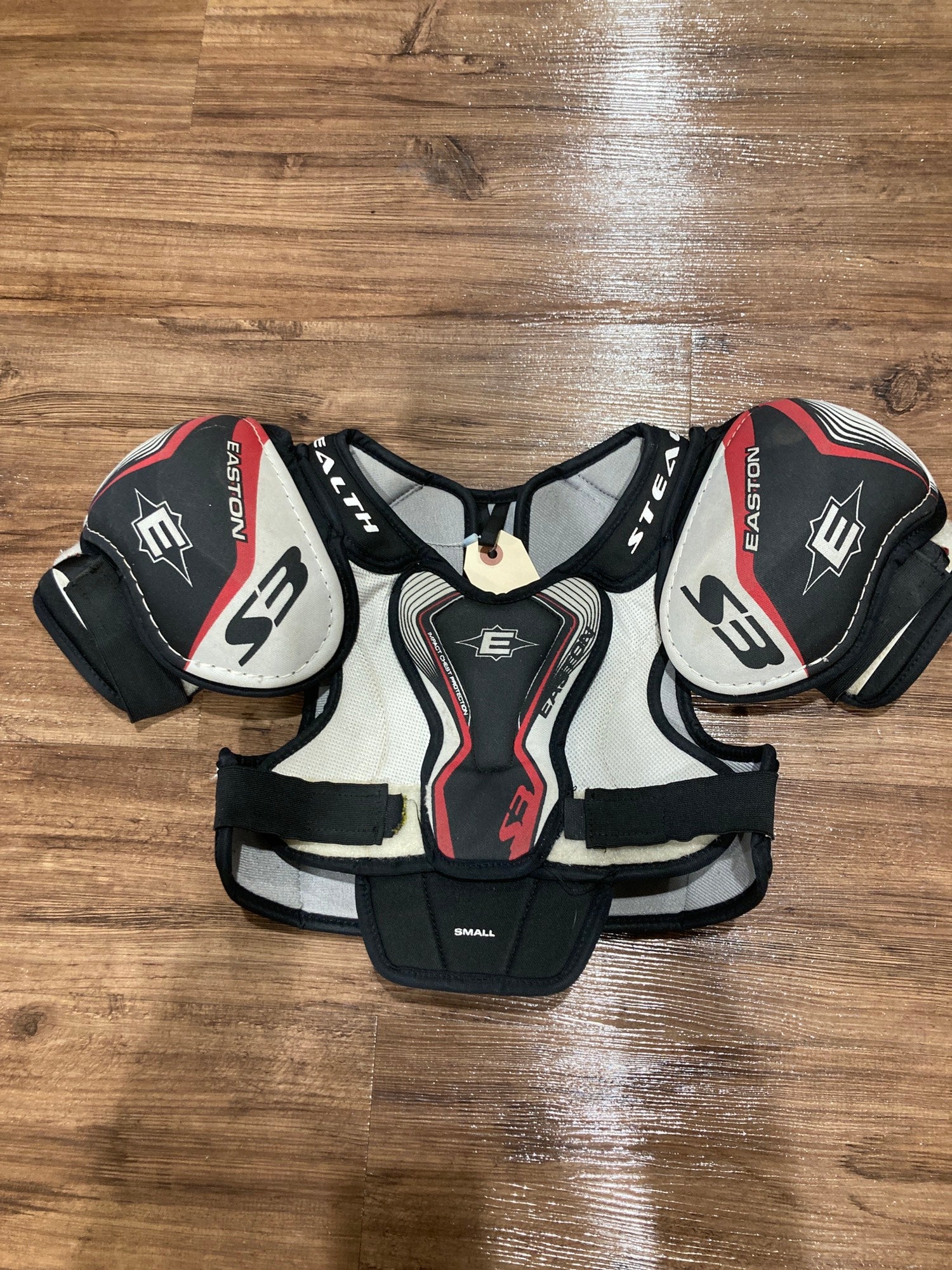 Used Easton S19 MD Hockey Shoulder Pads Hockey Shoulder Pads