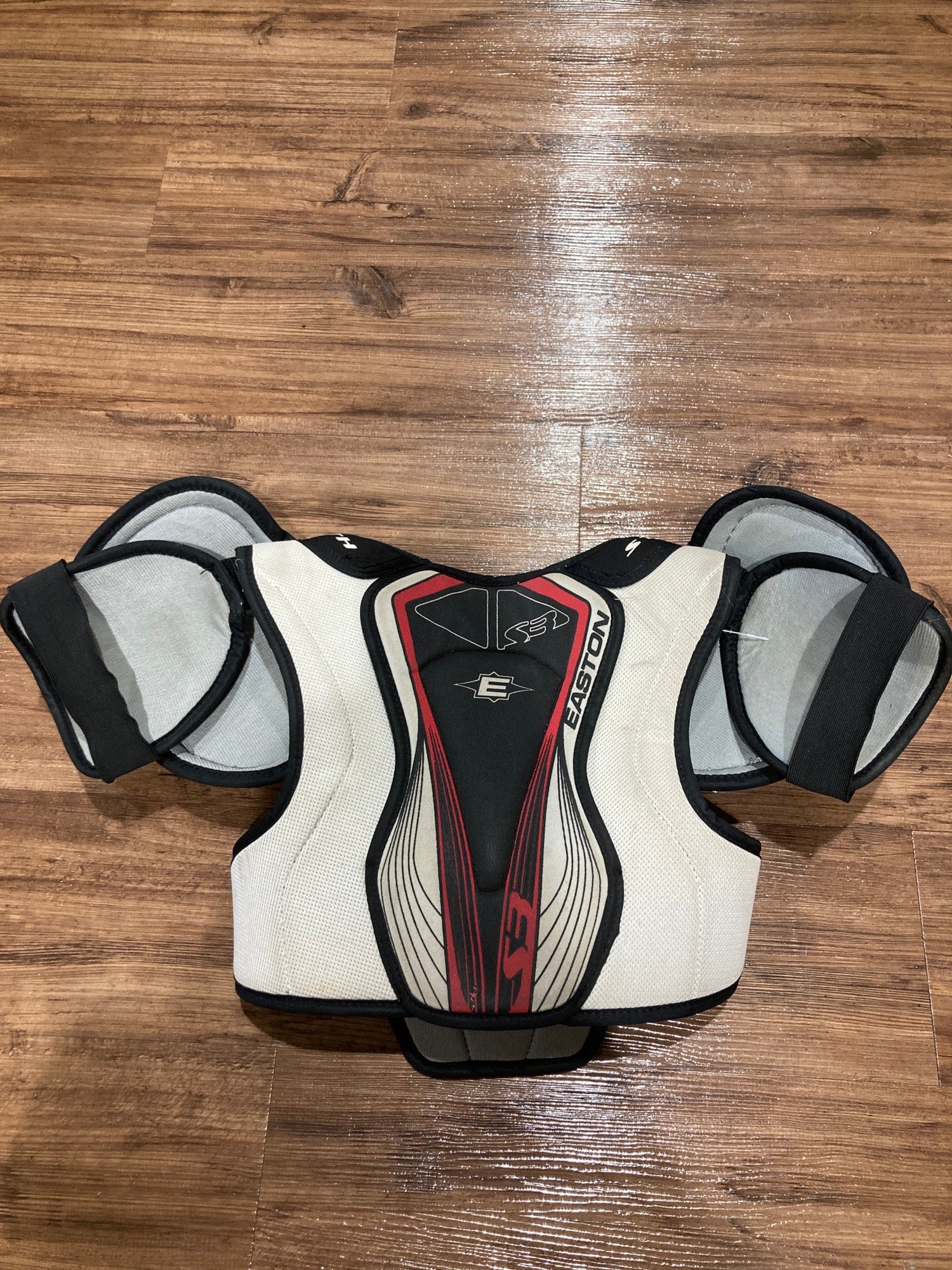 Easton Stealth C70 Hockey Shoulder Pads Junior Small (S)