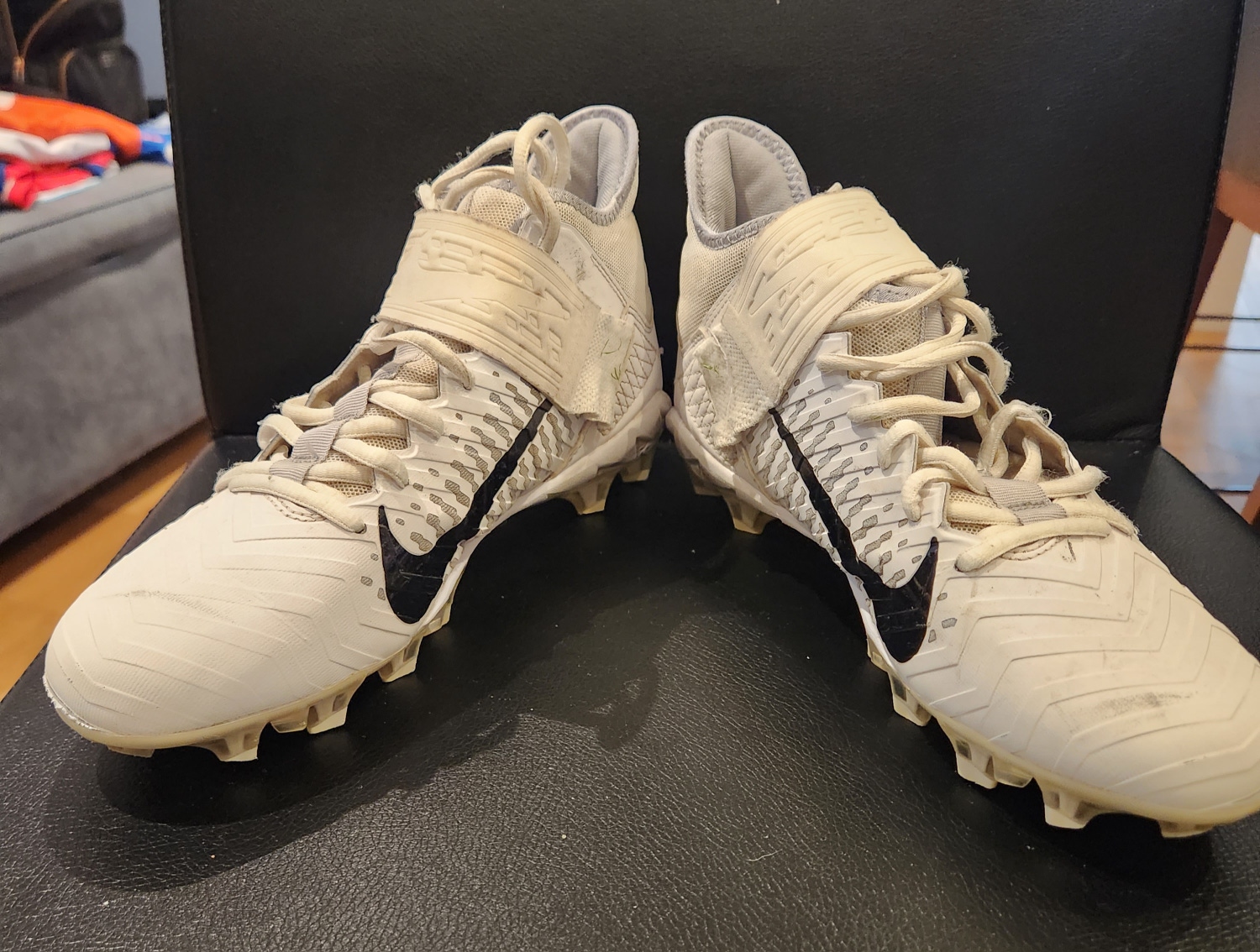 Used size 7 Men's Nike Alpha Molded Cleats