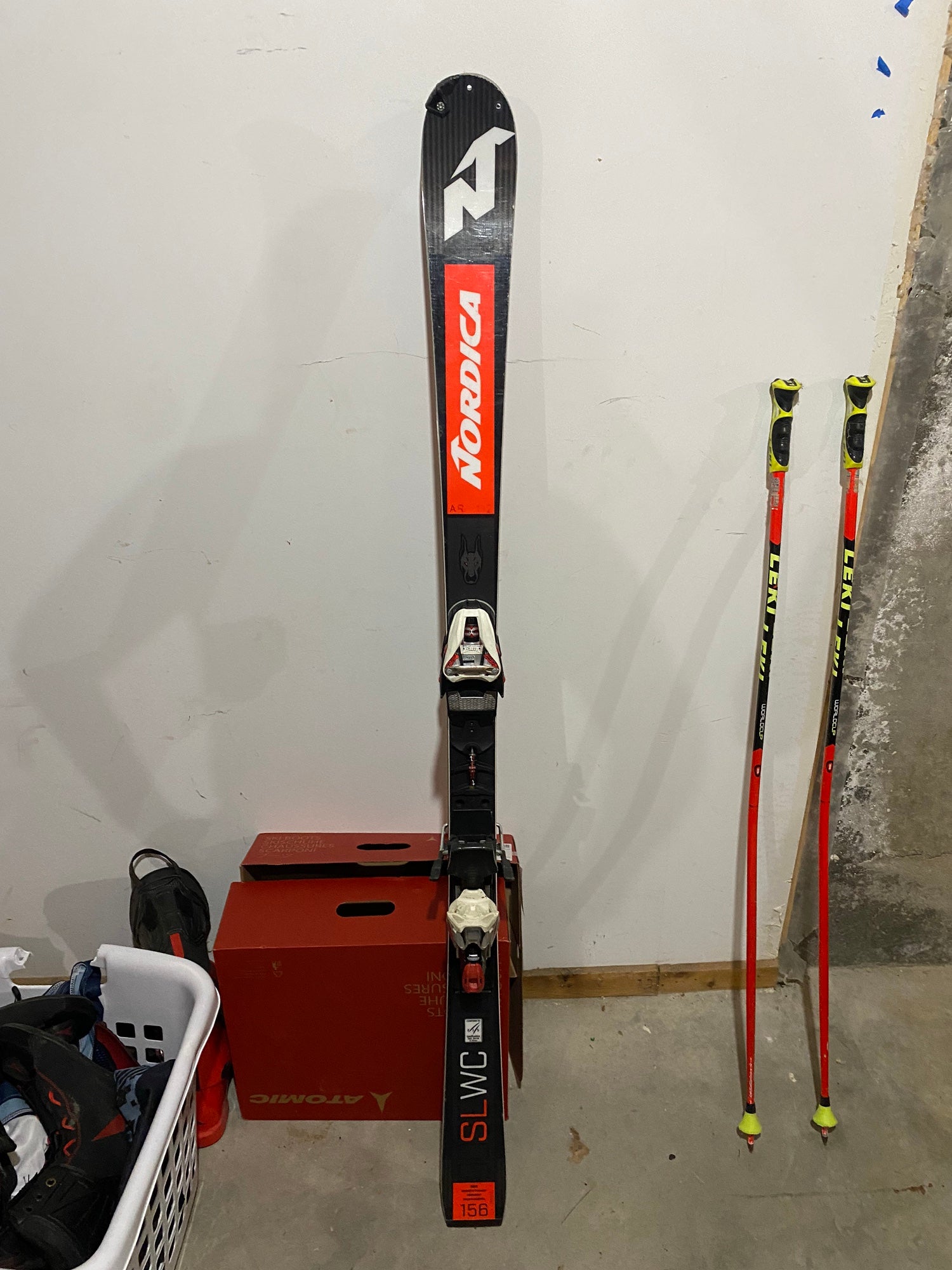 156 cm Nordica Doberman SL WC with Marker x16 Din Bindings