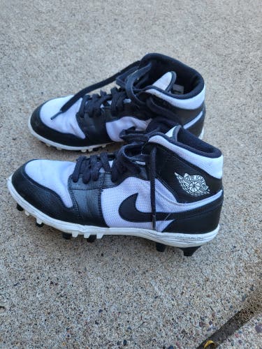 Used Men's Size 7.5 (Women's 8.5) Molded Cleats Air Jordan Mid Top