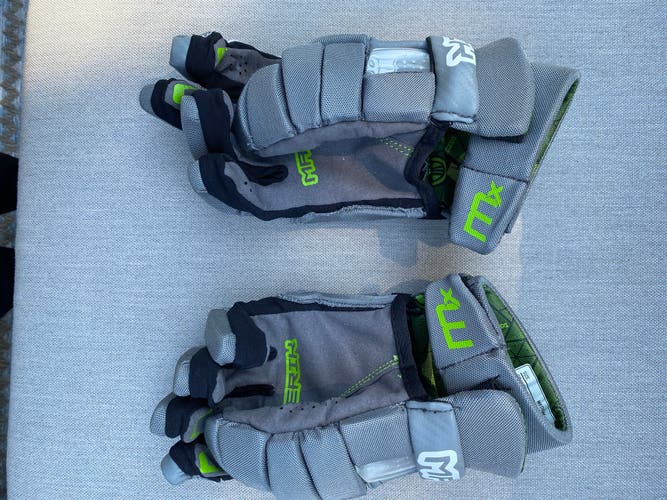 Maverik MX medium lacrosse gloves - mint