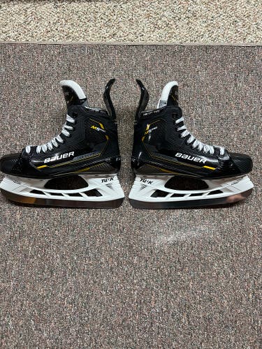New Bauer Supreme M5 Pro Hockey Skates - Size 9 - Fit 2