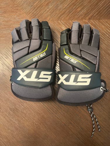 Used STX Large Stallion 300 Lacrosse Gloves