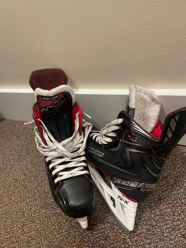 Senior Bauer Regular Width   Size 10 Vapor X2.7 Hockey Skates