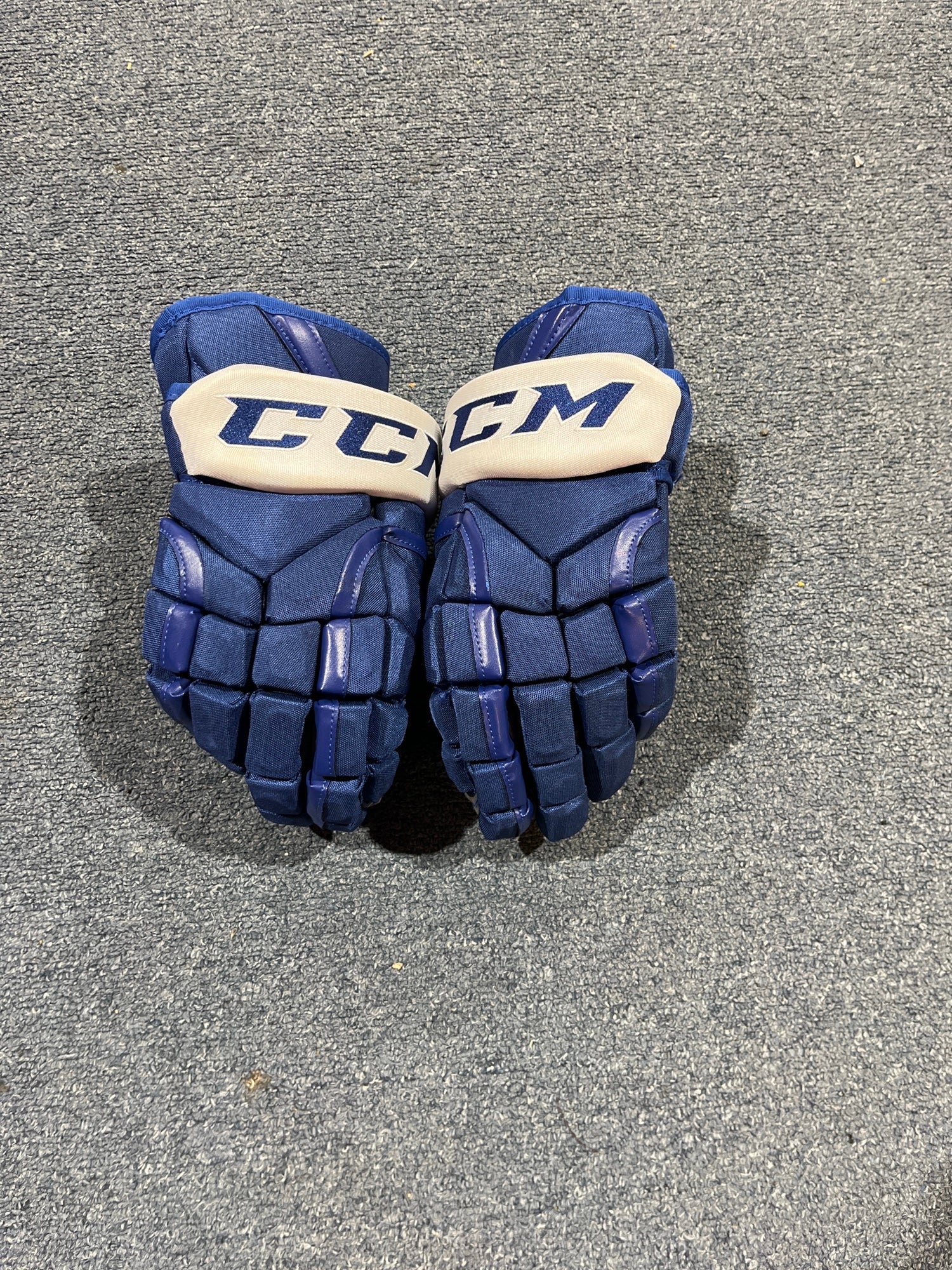 CCM HG50XP - TORONTO MAPLE LEAFS - PRO STOCK HOCKEY GLOVES