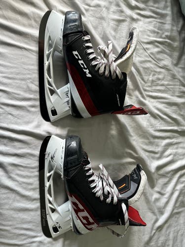 Used CCM Regular Width   Size 8 JetSpeed FT4 Hockey Skates