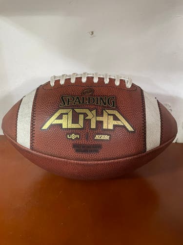 Spalding alpha Footballs