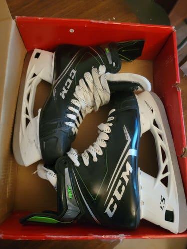 Senior Used CCM RibCor 88K Hockey Skates Regular Width Size 9.5