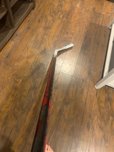 Senior Right Handed P29 Pro Stock Jetspeed FT4 Pro Hockey Stick