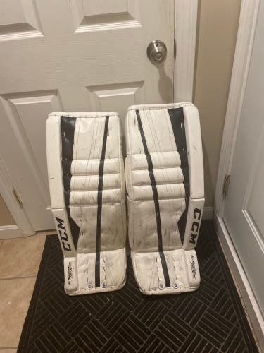 32" CCM Extreme Flex II Goalie Leg Pads