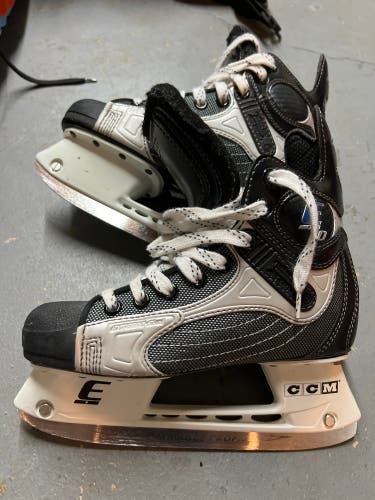 Used CCM Size 3 Externo E10 Hockey Skates