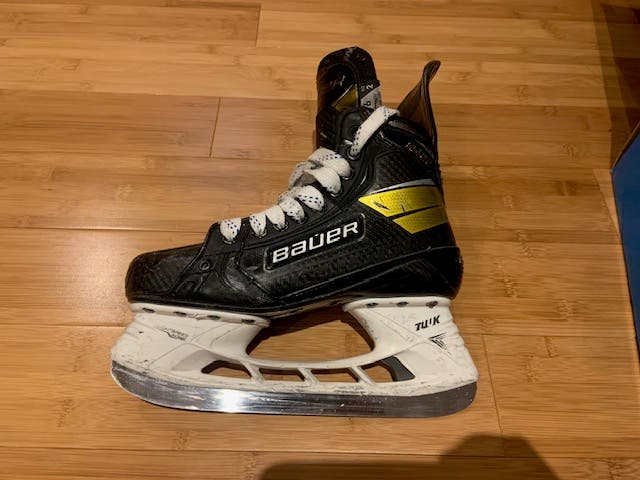 Used Bauer Regular Width Pro Stock Size 6 Supreme UltraSonic Hockey Skates