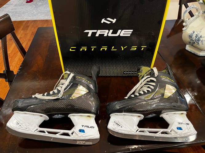 True Catalyst 9 Hockey Skates Regular Width Size 10
