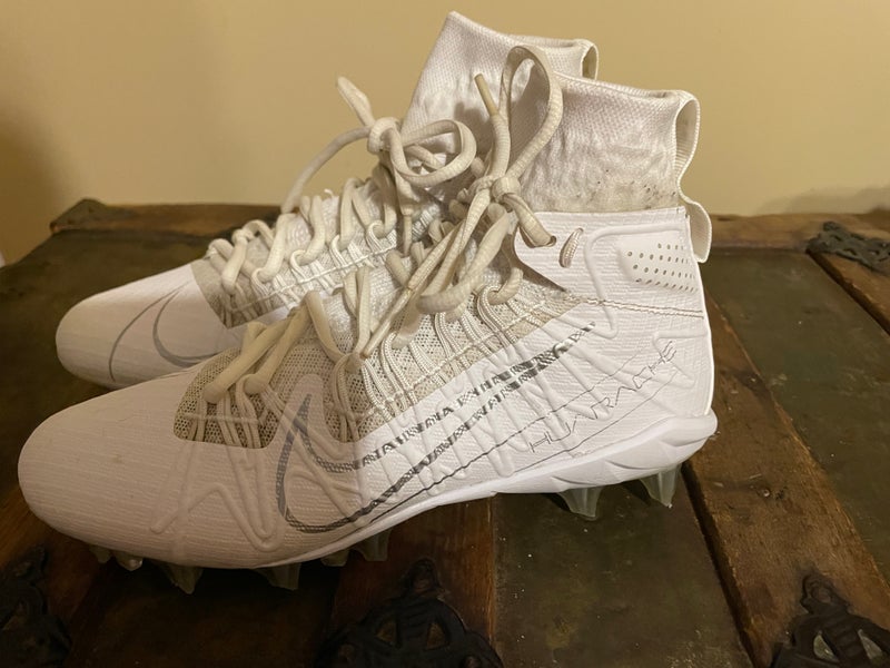 White Adult Used Unisex Size 5.5 (Women's 6.5) Molded Cleats Nike Mid Top