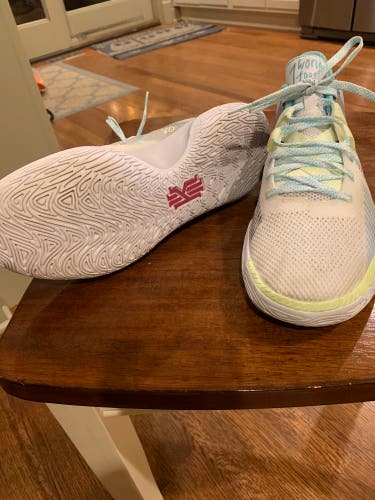 Used Size 8.5 (Women's 9.5) Nike Shoes