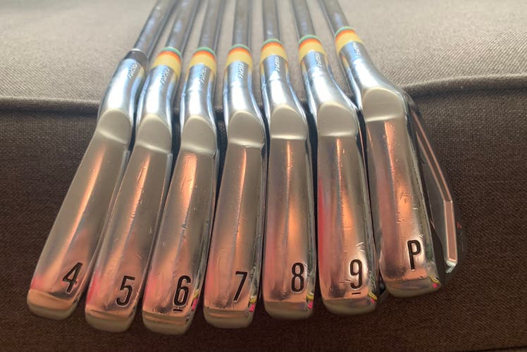 Used Right Handed Srixon ZX7 Iron Set 4-PW