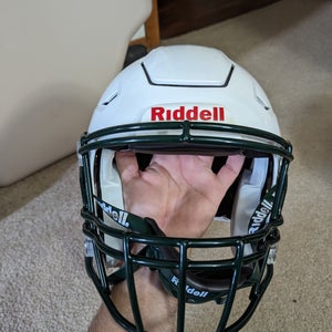 Adult New/unused Medium Riddell SpeedFlex Helmet