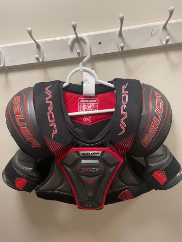Used Small Bauer Vapor Shoulder Pads