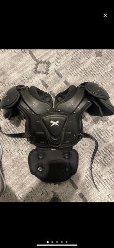 Youth Medium Xenith Flyte Shoulder Pads