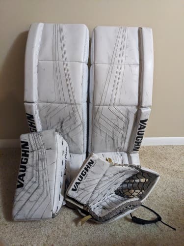 Used 33" Vaughn Pro V Elite Goalie Leg Pads