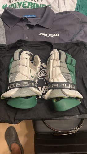 Team Issued Utah Valley Lacrosse gloves