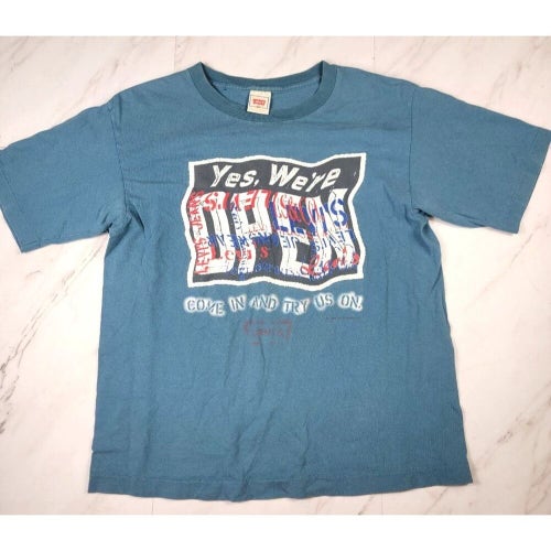 Vintage 1995 LEVIS T-Shirt Size Medium