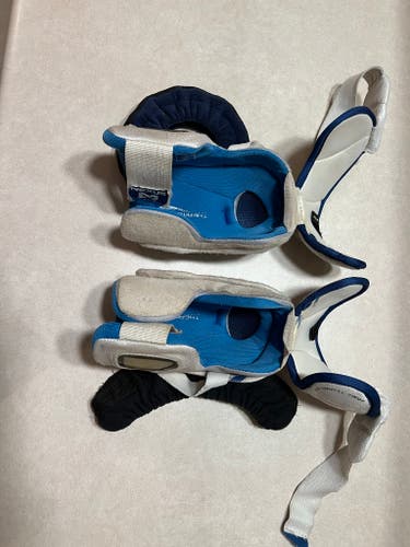 Used Bauer Nexus 9000 Elbow Pads