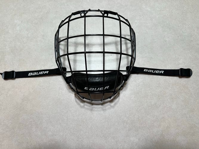 Used Medium Bauer Profile II Facemask Full Cage