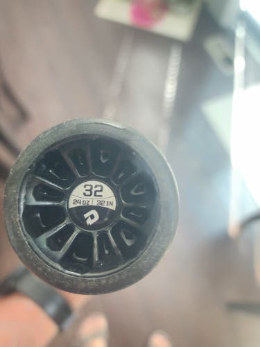 Used USSSA Certified 2022 DeMarini Composite CF Zen Bat (-8) 24 oz 32"