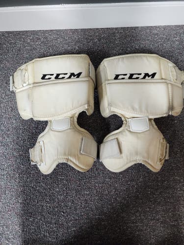 Used CCM Knee Pads - Senior