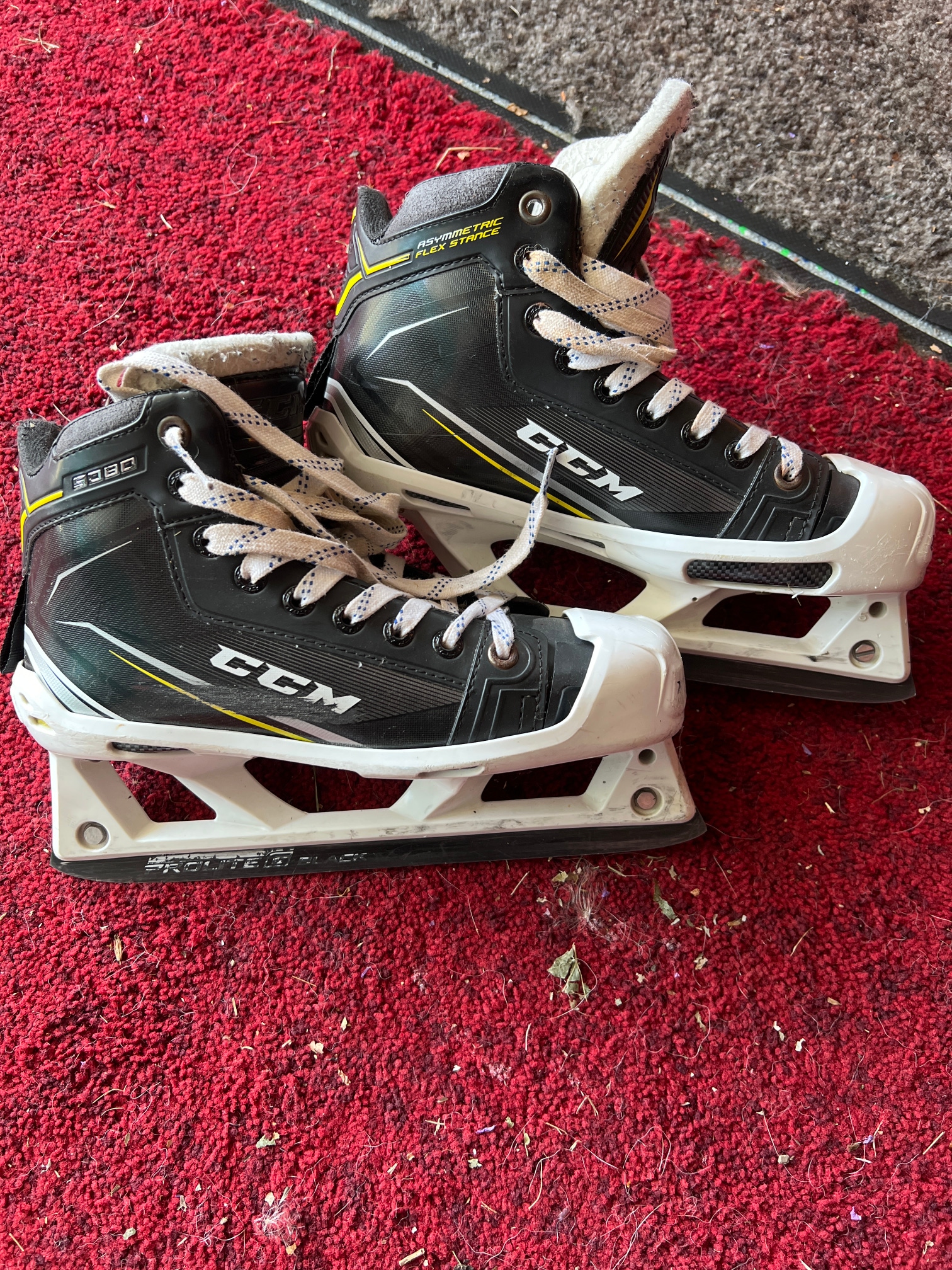 Senior Used CCM Tacks 9080 Hockey Goalie Skates Regular Width Size 5.5
