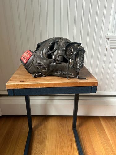 Used Right Hand Throw Rawlings Infield Heart of the Hide Baseball Glove 11.25"
