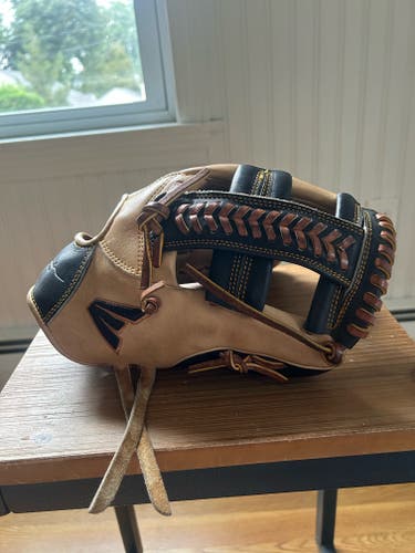 Used Right Hand Throw Easton Infield Pro Collection Baseball Glove 11.75"
