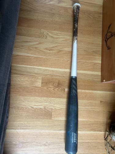 Used Marucci AM22 Bat (-3) 30 oz 33"