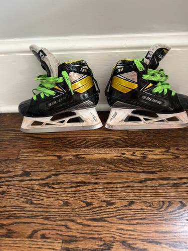 Used Bauer Supreme 3S Hockey Skates Regular Width Size 2