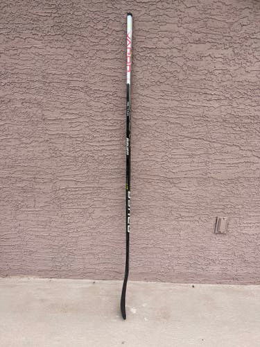 Senior Used Right Handed Bauer Vapor Hyperlite Hockey Stick P28