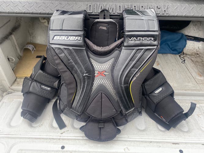 Used XL Bauer Vapor 2X Pro Goalie Chest Protector
