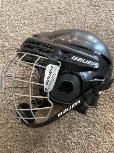 Bauer BHH2100JR Hockey Helmet 6 1/4-6 7/8 (50-55cm)