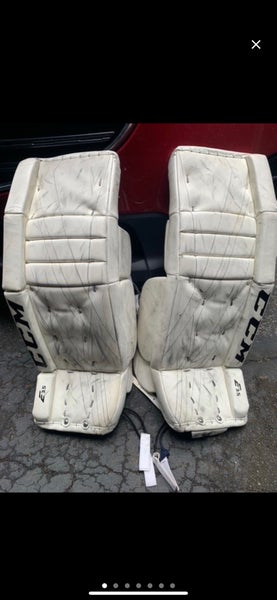 Used 28" CCM Extreme Flex E3.5 Goalie Leg Pads