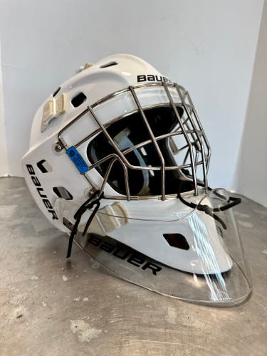 Bauer NME One Goalie Mask White Medium W/ Throat Guard Mint Condition