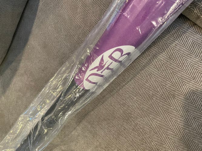 Dove Tail Bat - CUSTOM PRO SERIES wood bat 33 inch 30 oz brand new