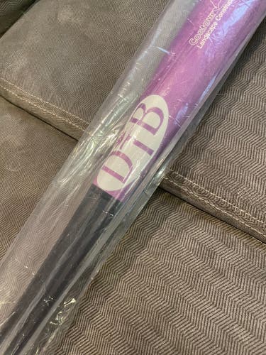 Custom Dove Tail Bat, 33.5 inches, 30.5 ounces. Brand new wood bat.