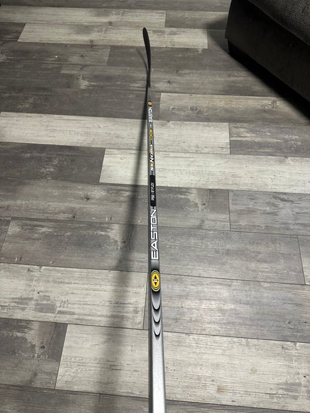 Bauer EASTON SYNERGY GRIP HOCKEY STICK SILVER