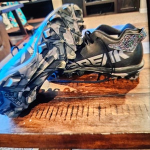 Lightly Used Men's Adidas Mid Top Turfs