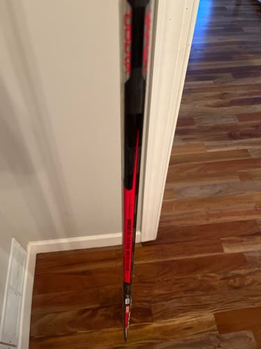 Intermediate Left Hand P88 Vapor Hyperlite Hockey Stick