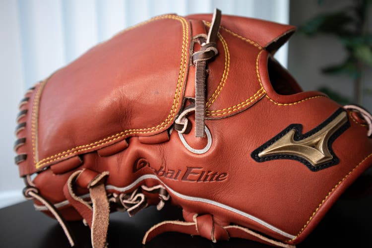 Pitcher's 11.75" Global Elite Baseball Glove