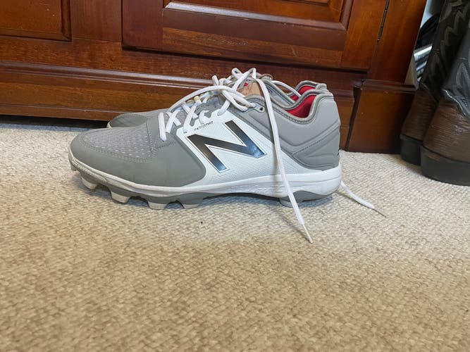 Gray Men's Molded Cleats Low Top
